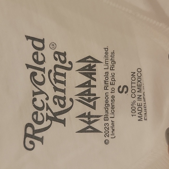 Def Leopard Rocker Tee - Picture 2 of 7